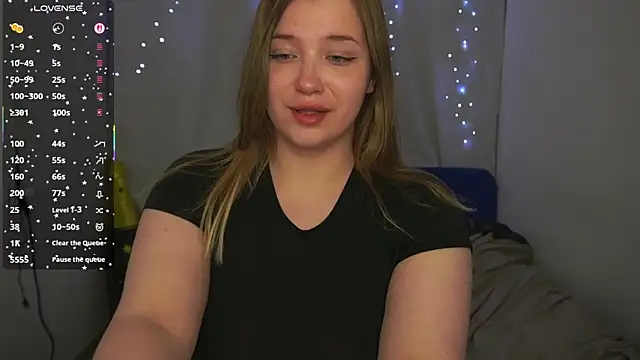 CuteSharloti's Live XXX Chat