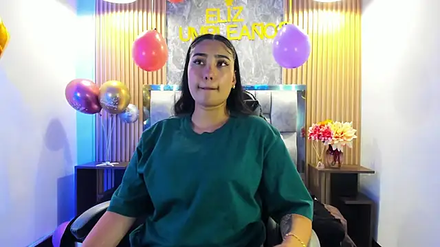 Sulay_Kim élő XXX-chatje