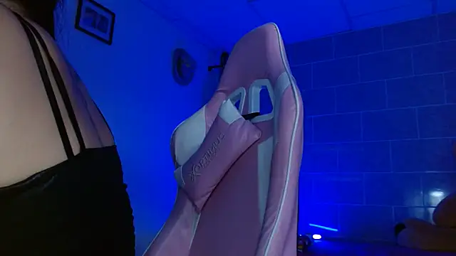 Thatt-6's Live XXX Chat