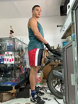 Paul22cm- Adlı Modelin Canlı XXX Sohbeti