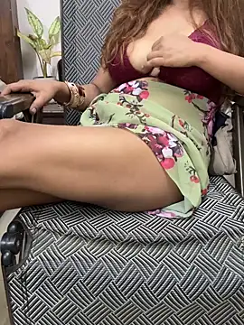 دردشة SavageQueen27 الجنسية المباشرة
