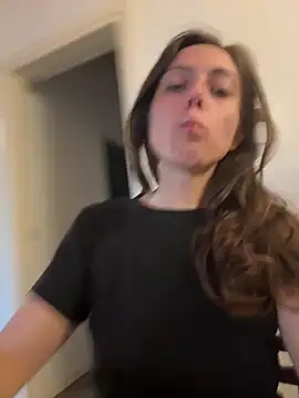 YourSlutQueen: вебкам-шоу