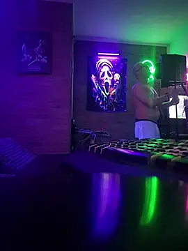 chronic_vibez's Live XXX Chat