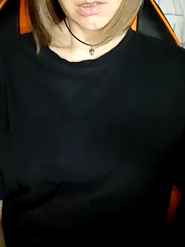 XXX chat uživo modela Aashikalaa