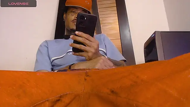 Anaconda_larga élő XXX-chatje