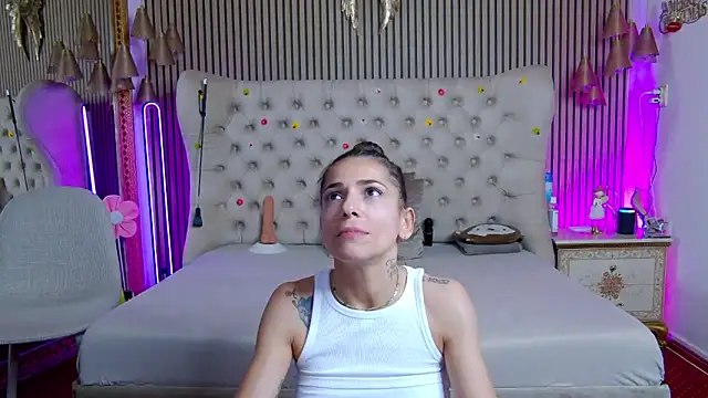 PlayfulShow Chat XXX live