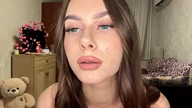Chat +18 de StephaniCute ao vivo