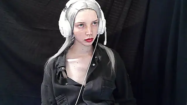 Crimson_Lady élő XXX-chatje