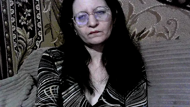 XXX chat uživo modela Etty_Gina