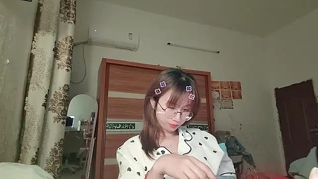Czat XXX na żywo – Lili_666