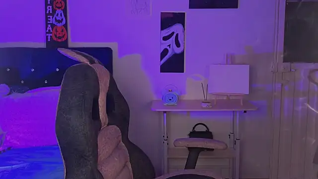 Pauilina élő XXX-chatje