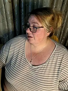 Chat +18 de Iceprincess2bad4u ao vivo