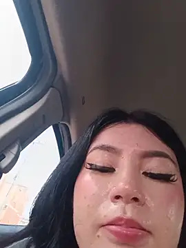 Chat +18 de Emiily__Evans ao vivo