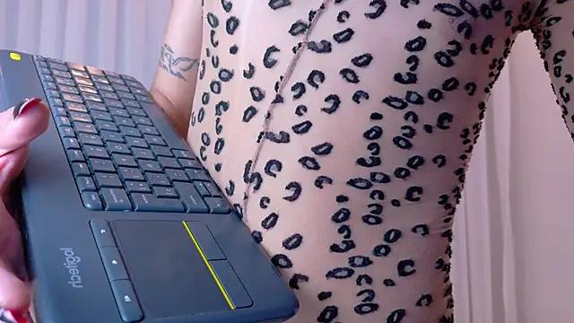 ZoeyPetit Live XXX Chat