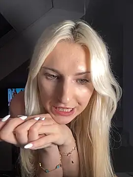 MimiLliiyy webkamerás műsora
