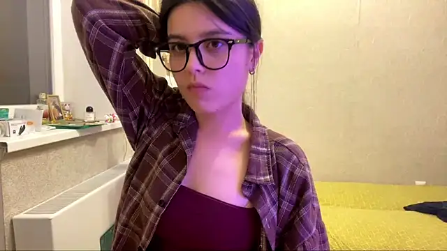 SaintMari Live XXX-chat
