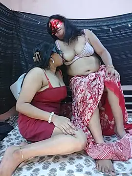 Show de Naughty_Kayra na webcam