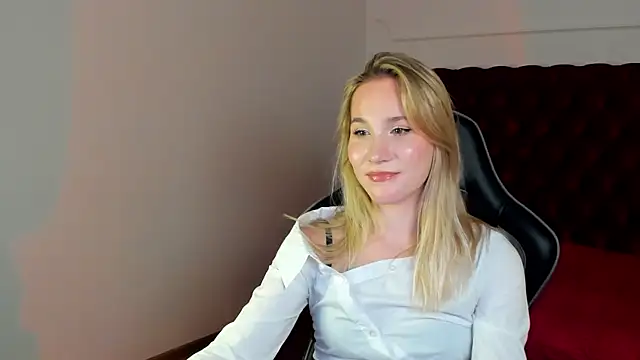 ElaraVoltage Webcamshow