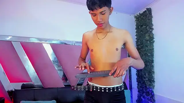 Онлайн чат XXX KevCokk