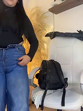 Sofi_BBW লাইভ XXX চ্যাট
