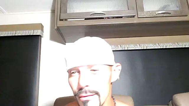ThickD2C 在線直播表演