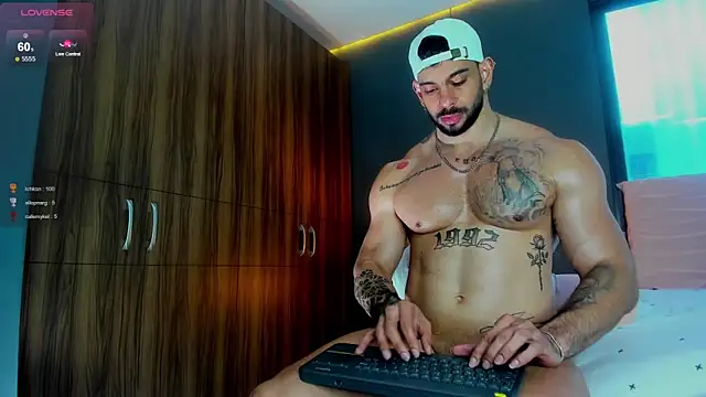 massimo_visconti: вебкам-шоу