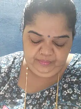 tamilthanushri Chat XXX in diretta
