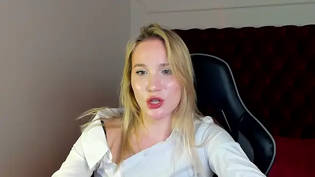 XXX chat uživo modela ElaraVoltage