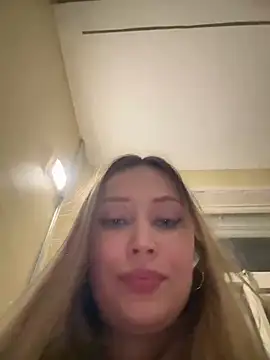 blonde_exe live XXX chat