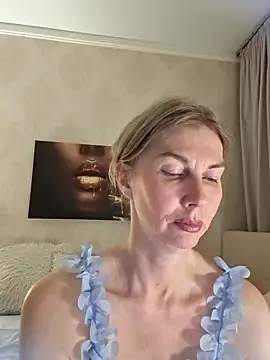 Онлайн чат XXX stellahere8