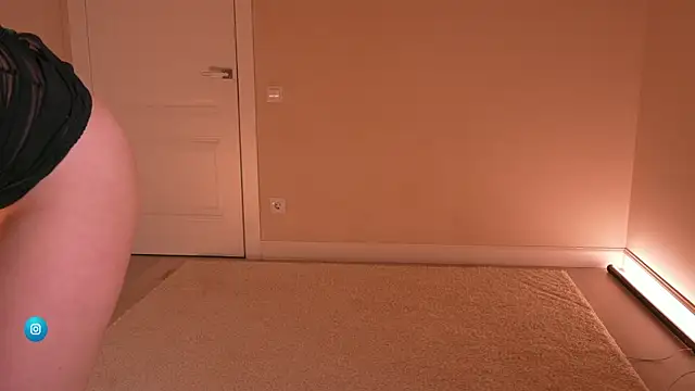 Miablueye – webcam-show