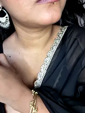 Riya_Stream01 Adlı Modelin Canlı XXX Sohbeti