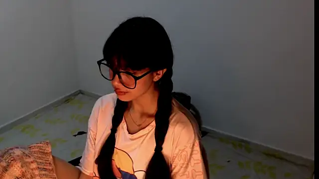 meganmiauu 现场XXX聊天