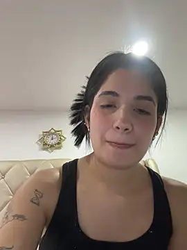 Lucy_engel Adlı Modelin Canlı XXX Sohbeti