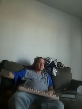 yourMasterisBored – webcam-show