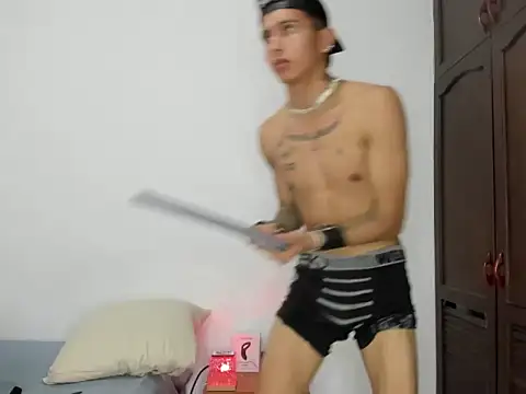 Show modela skoook_gray_ na web-kameri