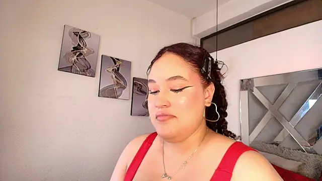 Leyla_Zr Adlı Modelin Canlı XXX Sohbeti