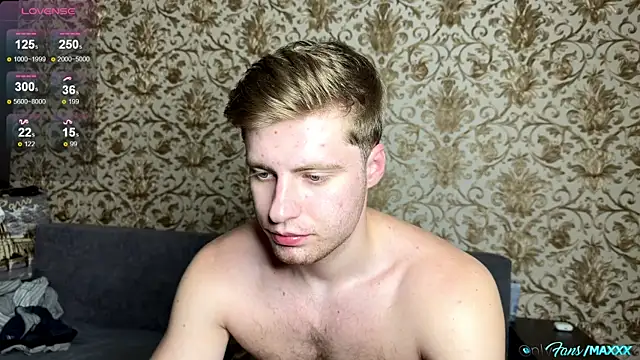Вебкам-шоу Maxhornyblondieman