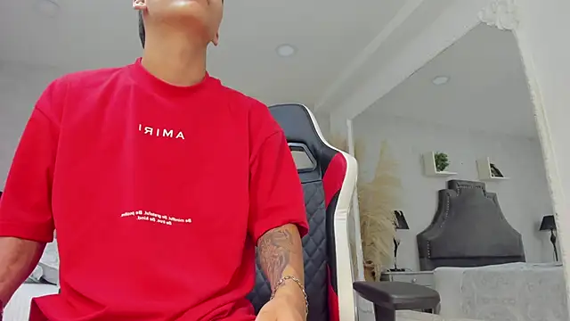 Онлайн чат XXX DylanRoyce_