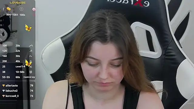 Živý XXX chat pretty_little_thing