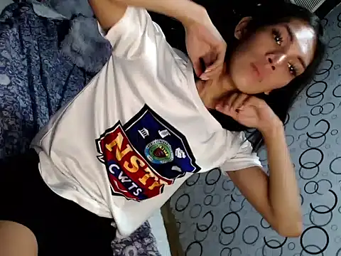 GORGEOUS_CARMEE Show in webcam