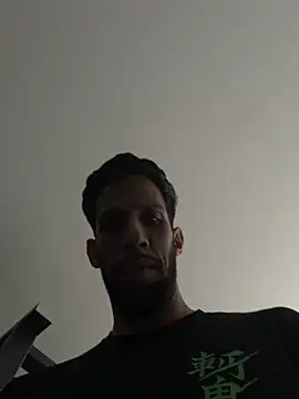 Chat +18 de Karim_mansur ao vivo