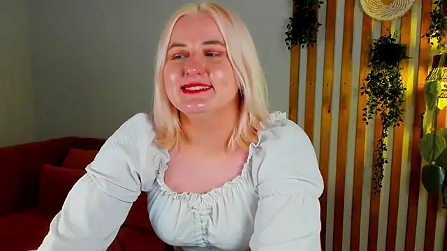 LioraArdyn Show in webcam