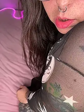 Mizztikaa élő XXX-chatje