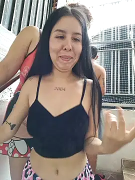 Chat +18 de royalgirls_x ao vivo