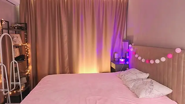 YvetteEnyart Webcam-Show