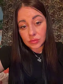 DaisyStreet live XXX chat
