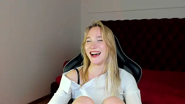 ElaraVoltage 라이브 XXX 채팅
