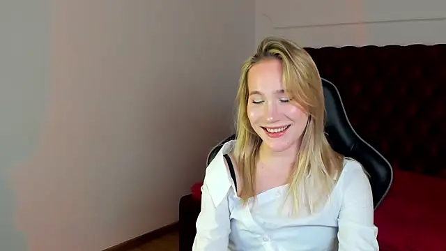 ElaraVoltage – Naživo XXX chat