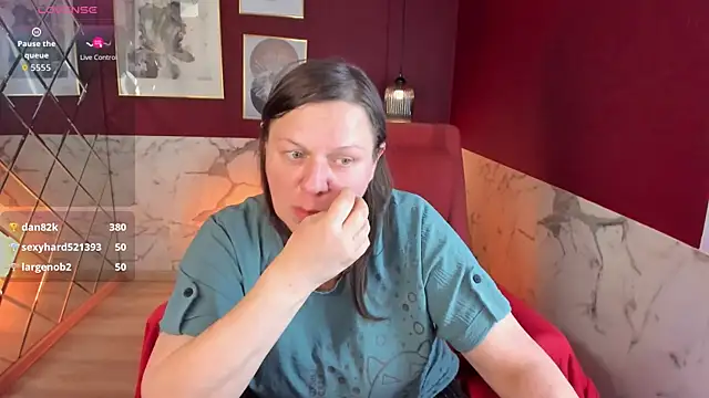 XXX chat uživo modela KellyPerfection